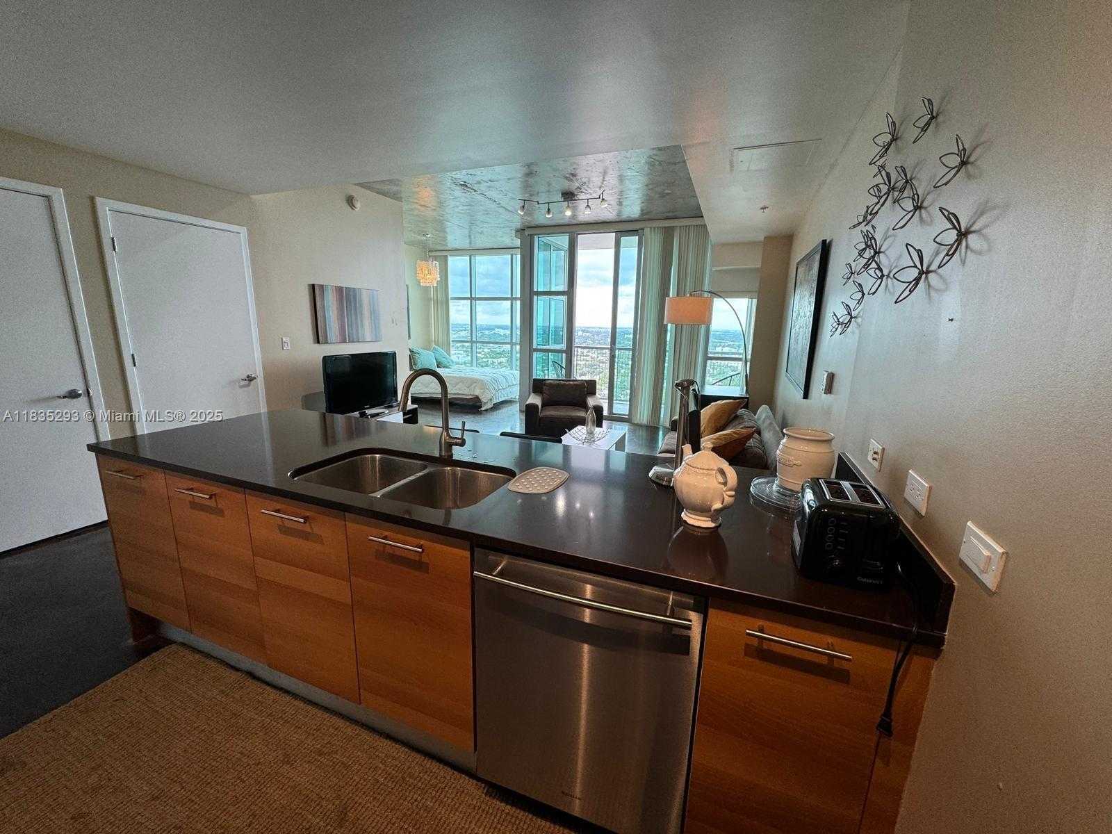 Small Image of 3301 NORTH EAST 1ST AVE #H2903, Miami Number 4