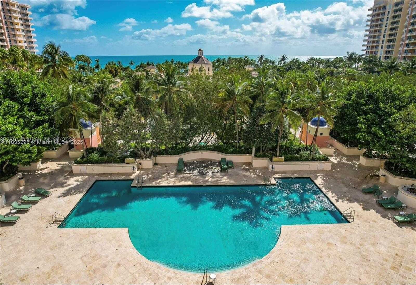Small Image of 785 CRANDON BLVD #302, Key Biscayne Number 2