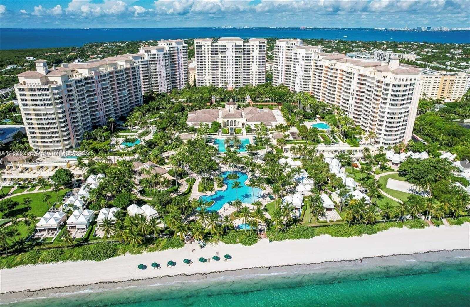 Small Image of 785 CRANDON BLVD #302, Key Biscayne Number 3