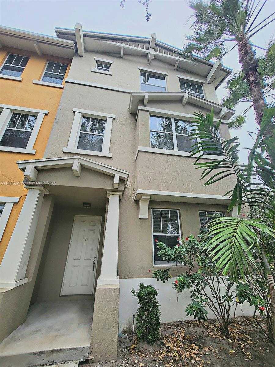 Small Image of 430 AMADOR LN #7, West Palm Beach Number 2