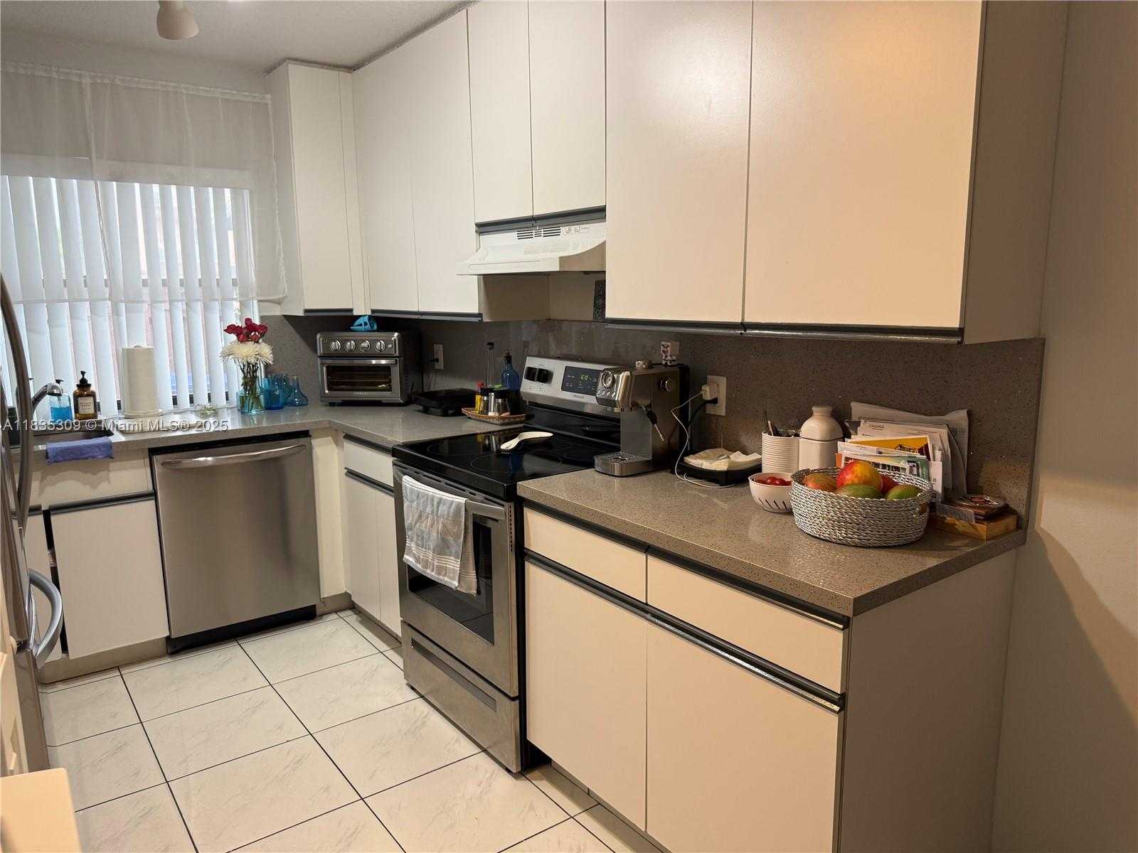 Small Image of 17048 NORTH WEST 66TH CT, Miami Lakes Number 13