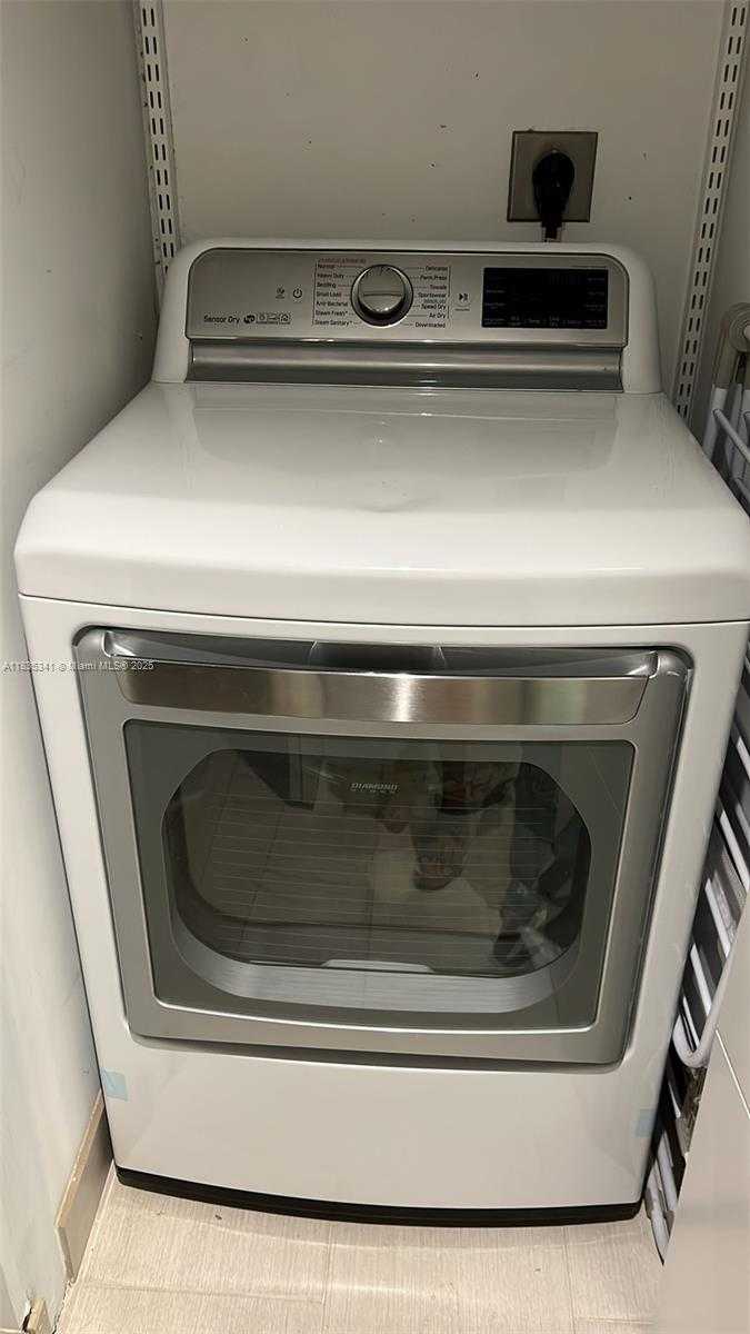 Small Image of 6039 COLLINS AVE #1223, Miami Beach Number 11