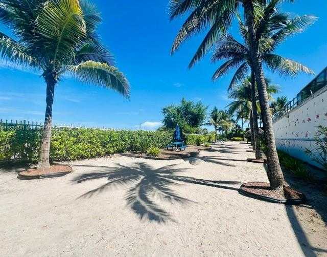 Small Image of 6039 COLLINS AVE #1223, Miami Beach Number 15