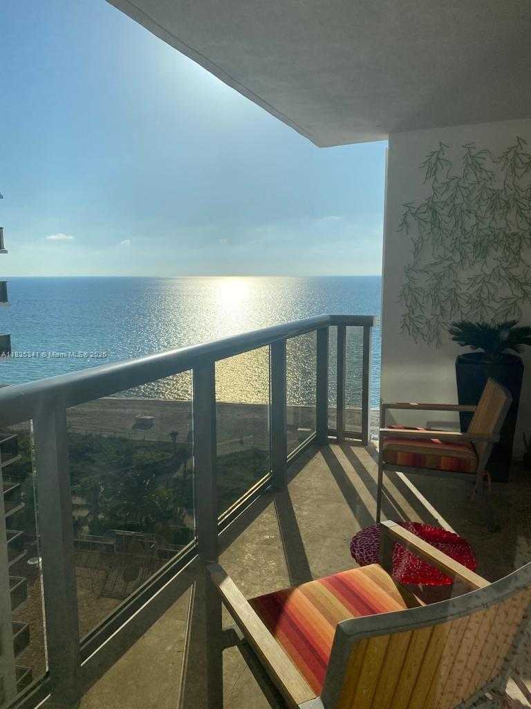 Small Image of 6039 COLLINS AVE #1223, Miami Beach Number 3