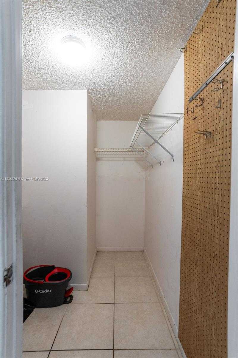 Small Image of 2500 PARKVIEW DR #1502, Hallandale Beach Number 24