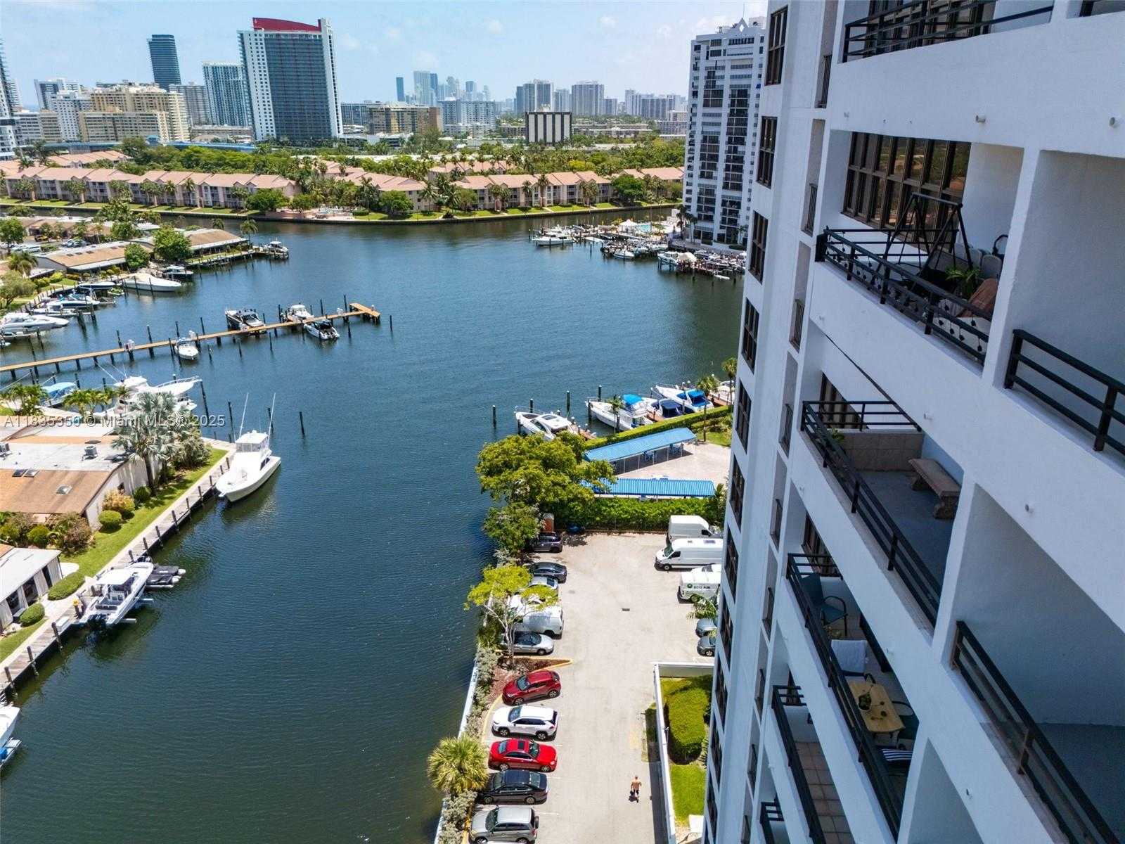 Small Image of 2500 PARKVIEW DR #1502, Hallandale Beach Number 27