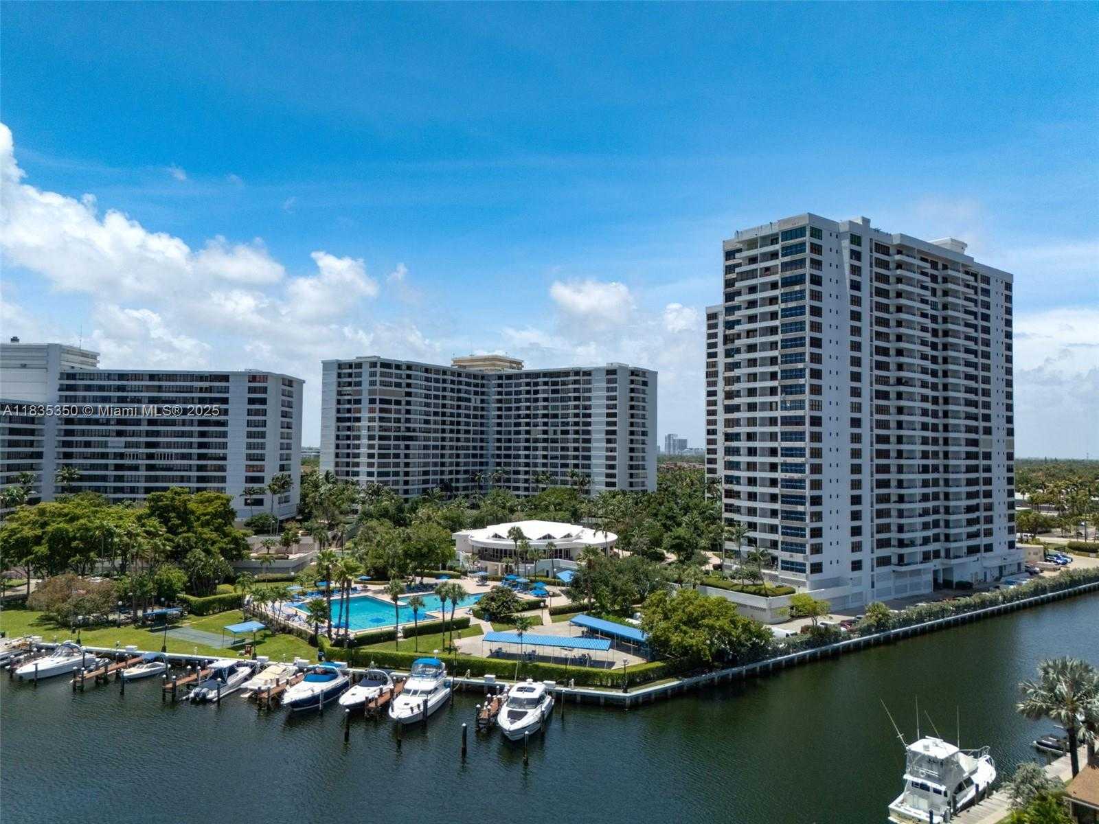 Small Image of 2500 PARKVIEW DR #1502, Hallandale Beach Number 51