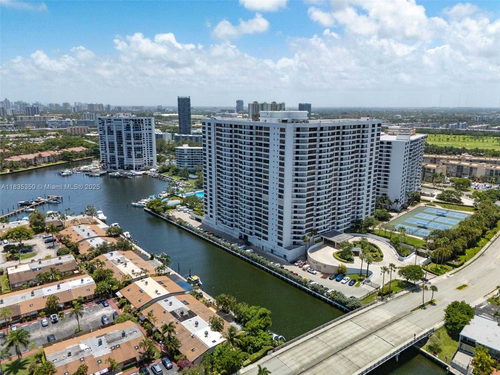 Small Image of 2500 PARKVIEW DR #1502, Hallandale Beach Number 53