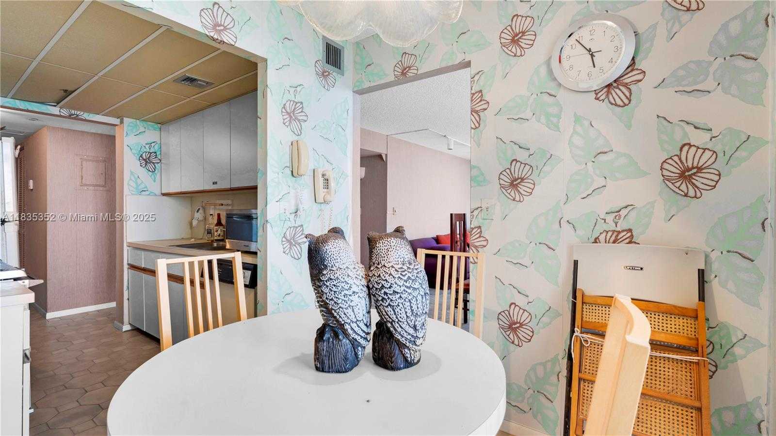 Small Image of 2555 COLLINS AVE #PH101, Miami Beach Number 12