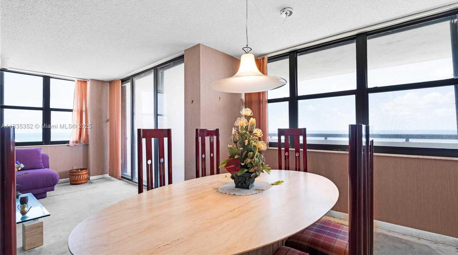 Small Image of 2555 COLLINS AVE #PH101, Miami Beach Number 14