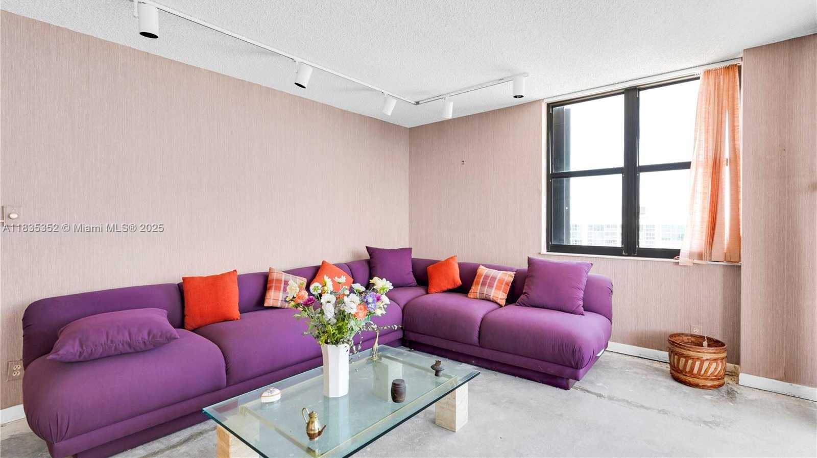 Small Image of 2555 COLLINS AVE #PH101, Miami Beach Number 17