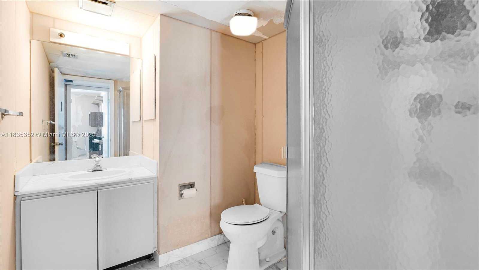 Small Image of 2555 COLLINS AVE #PH101, Miami Beach Number 35