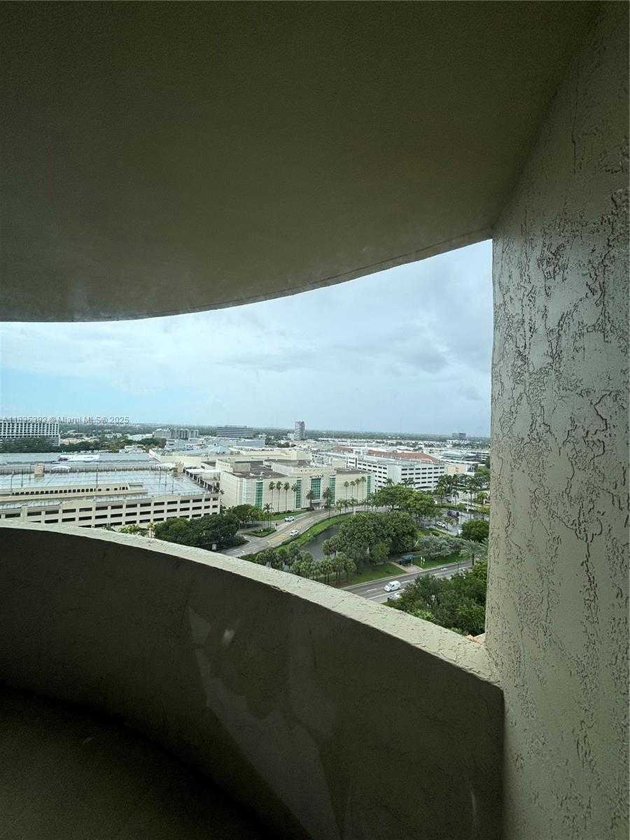 Small Image of 19501 WEST COUNTRY CLUB DR #1611, Aventura Number 10