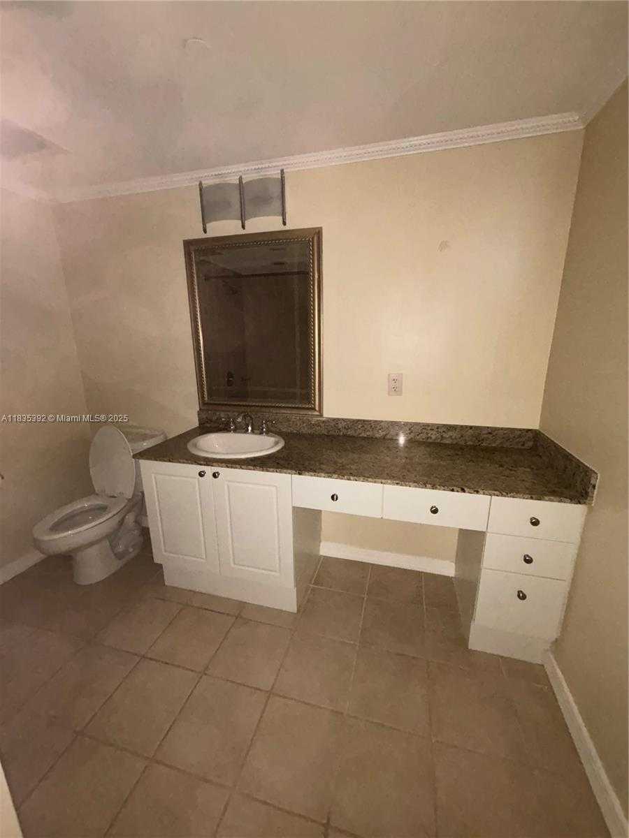 Small Image of 19501 WEST COUNTRY CLUB DR #1611, Aventura Number 15