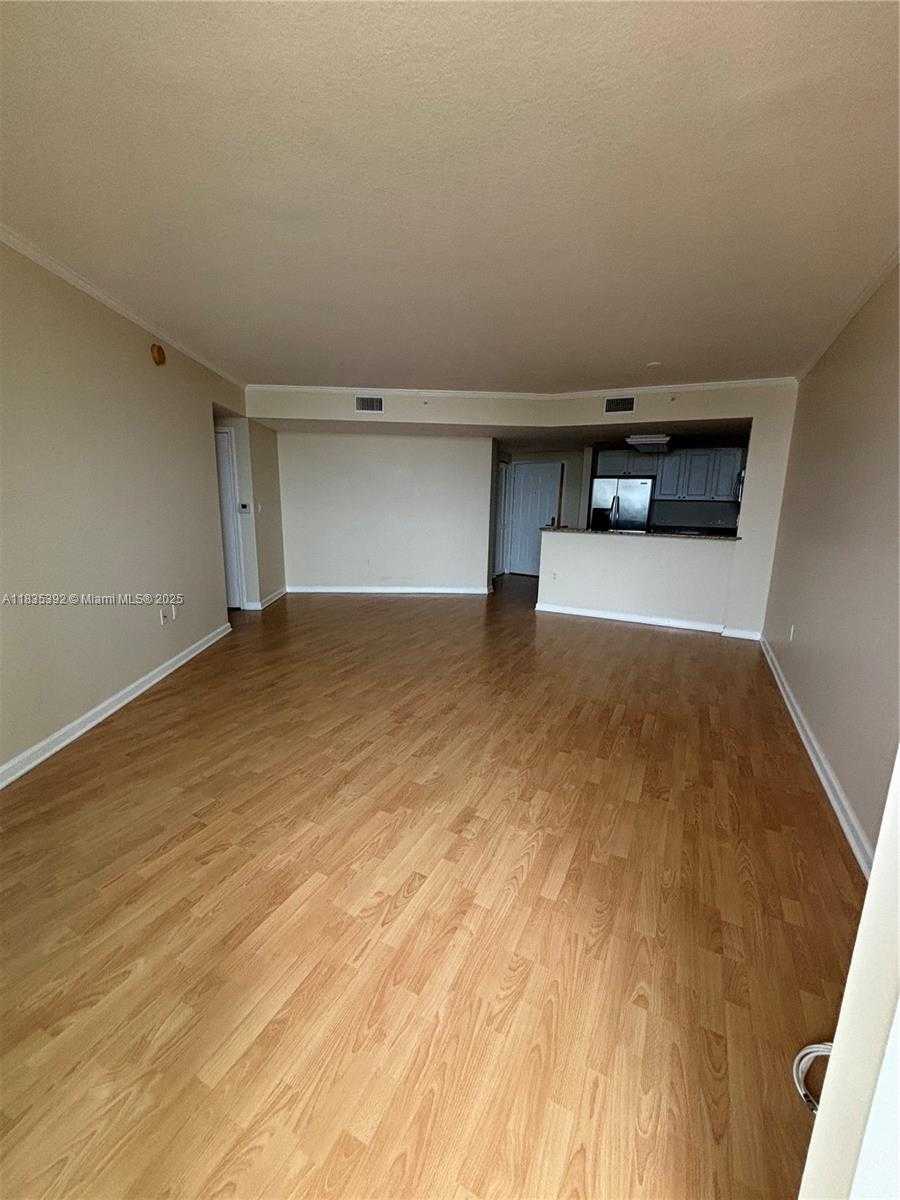 Small Image of 19501 WEST COUNTRY CLUB DR #1611, Aventura Number 5