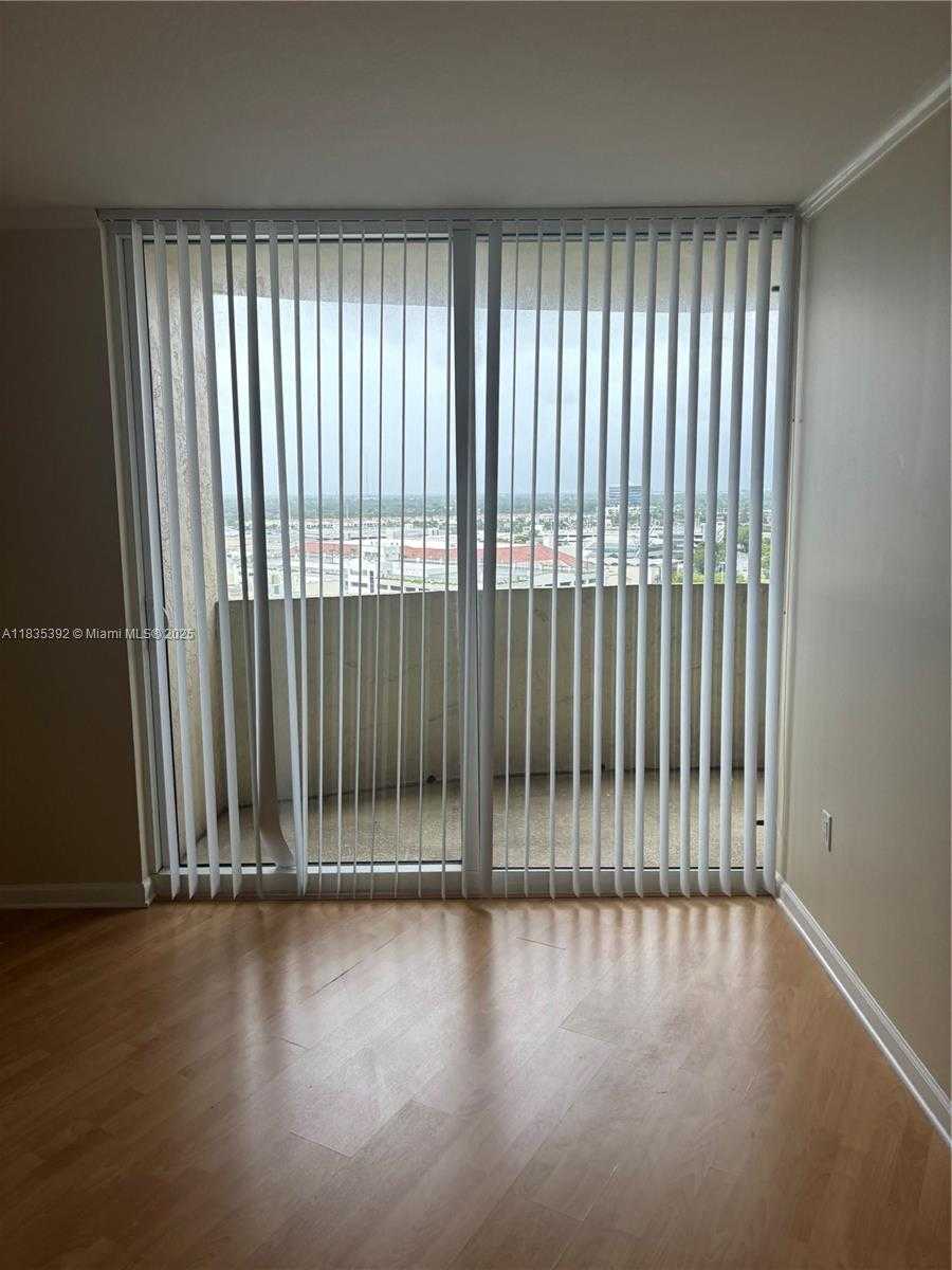 Small Image of 19501 WEST COUNTRY CLUB DR #1611, Aventura Number 8
