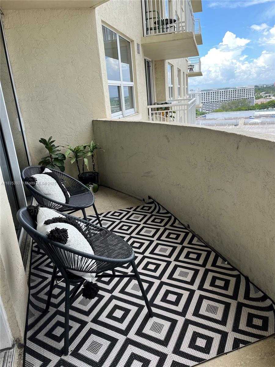 Small Image of 19501 WEST COUNTRY CLUB DR #1611, Aventura Number 9