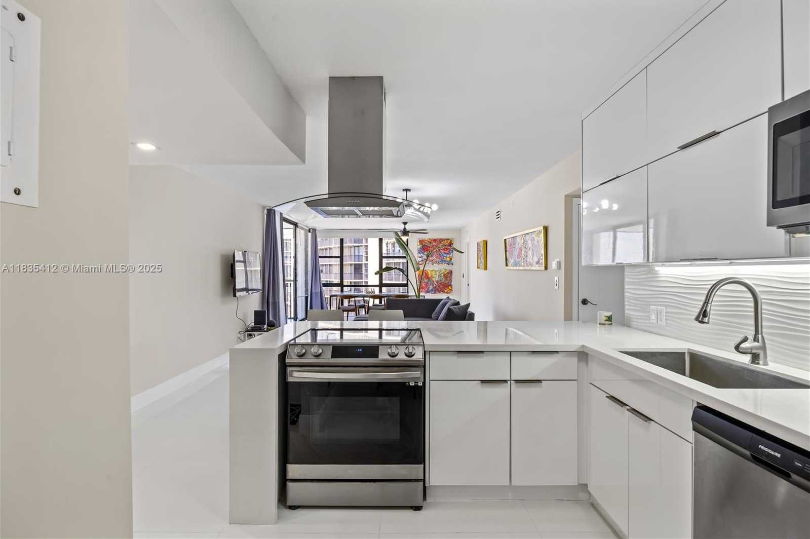 Small Image of 20379 WEST W COUNTRY CLUB DR #2539, Aventura Number 4