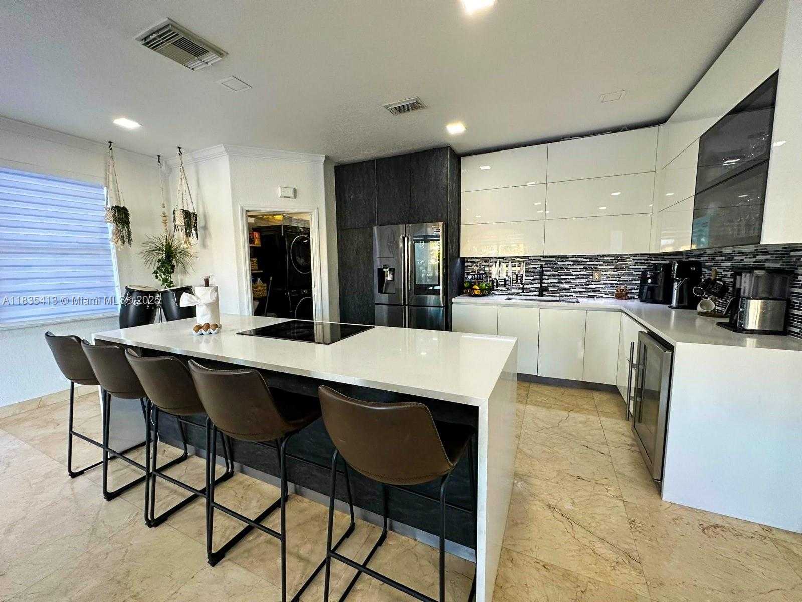 Small Image of 7427 NORTH WEST 113TH PATH, Doral Number 3