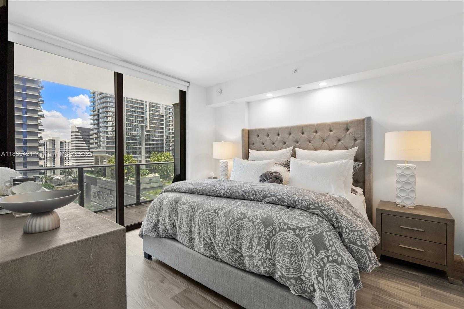 Small Image of 801 SOUTH MIAMI AVE #1210, Miami Number 21
