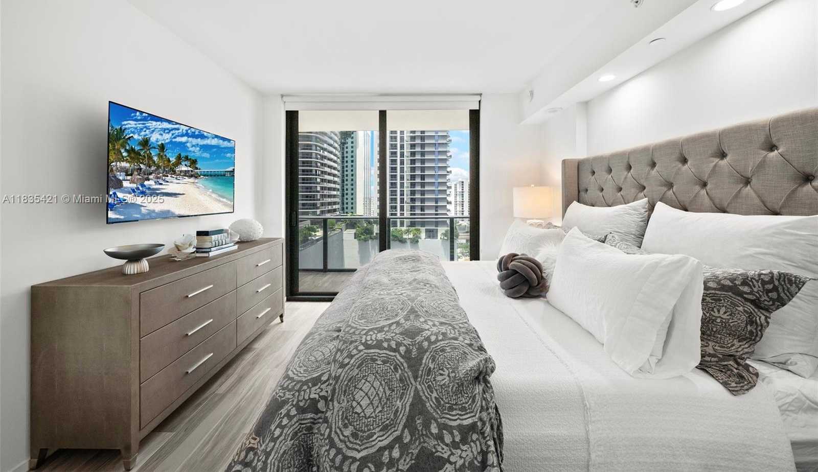 Small Image of 801 SOUTH MIAMI AVE #1210, Miami Number 23