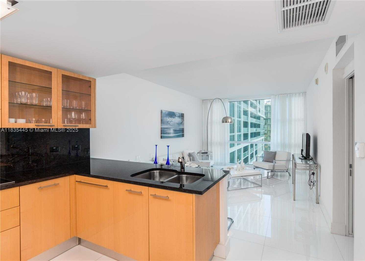 Small Image of 6801 COLLINS AVE #1403(legal)1415(door), Miami Beach Number 3