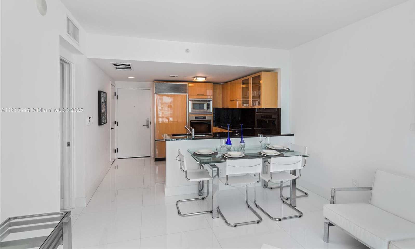 Small Image of 6801 COLLINS AVE #1403(legal)1415(door), Miami Beach Number 4