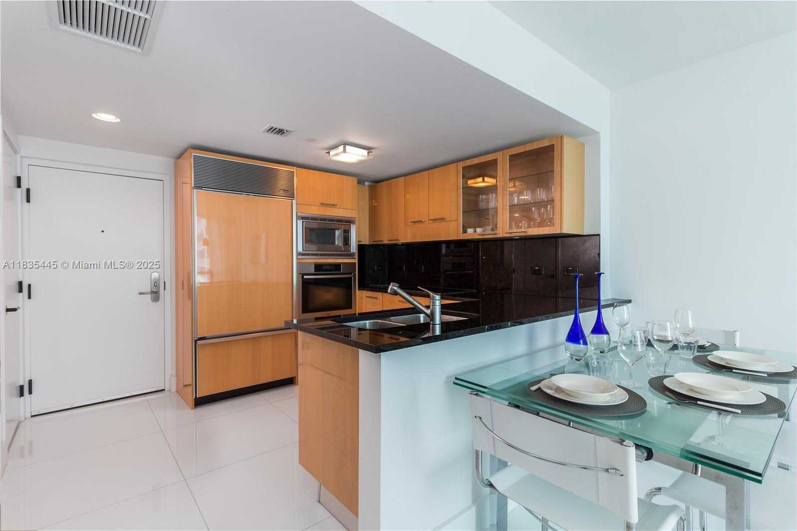 Small Image of 6801 COLLINS AVE #1403(legal)1415(door), Miami Beach Number 5