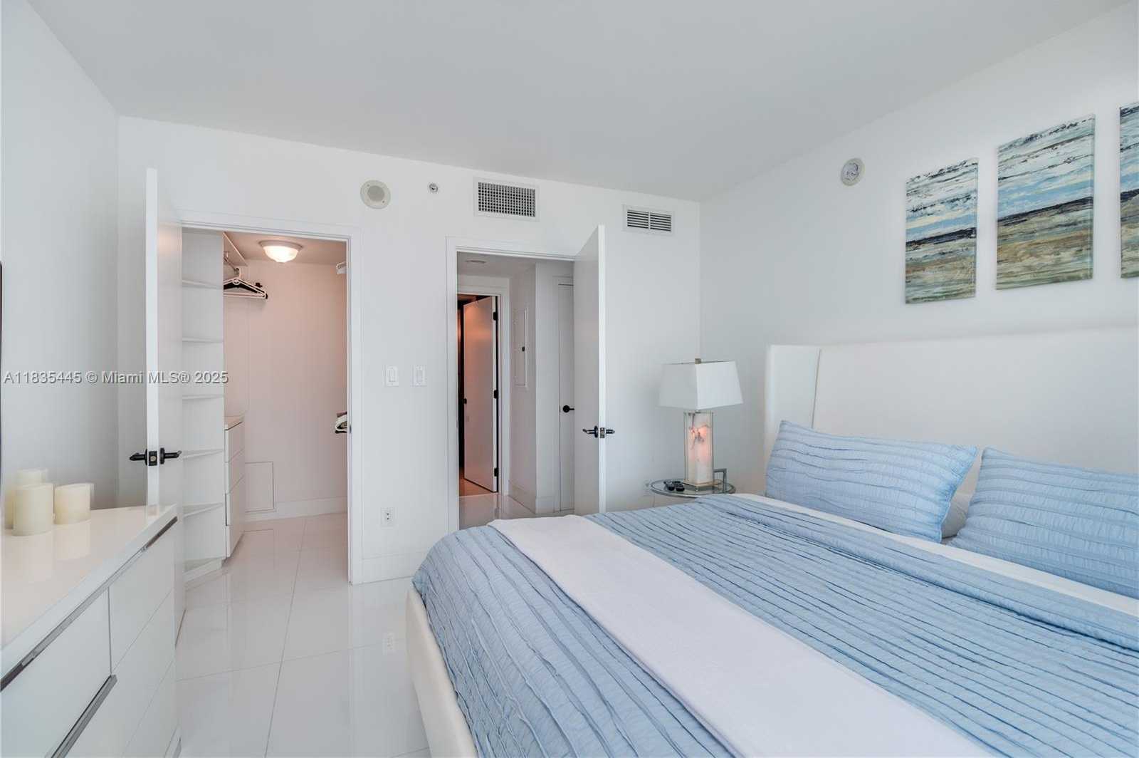 Small Image of 6801 COLLINS AVE #1403(legal)1415(door), Miami Beach Number 8