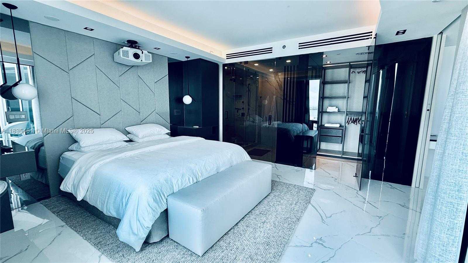 Small Image of 1000 SOUTH POINTE DR #1706, Miami Beach Number 16