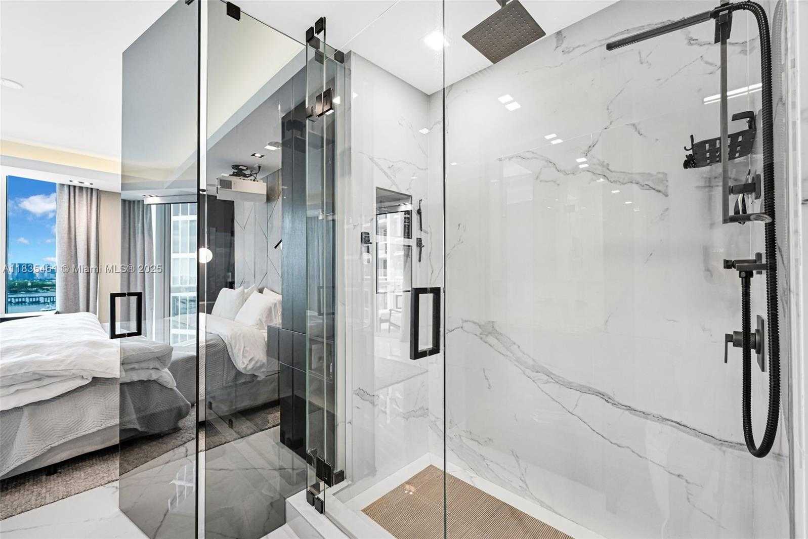 Small Image of 1000 SOUTH POINTE DR #1706, Miami Beach Number 31