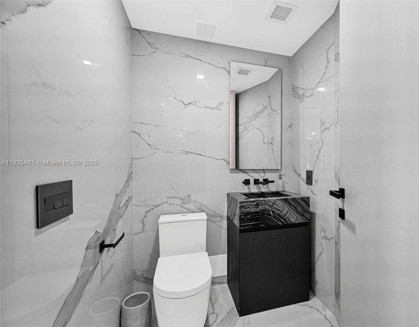 Small Image of 1000 SOUTH POINTE DR #1706, Miami Beach Number 34