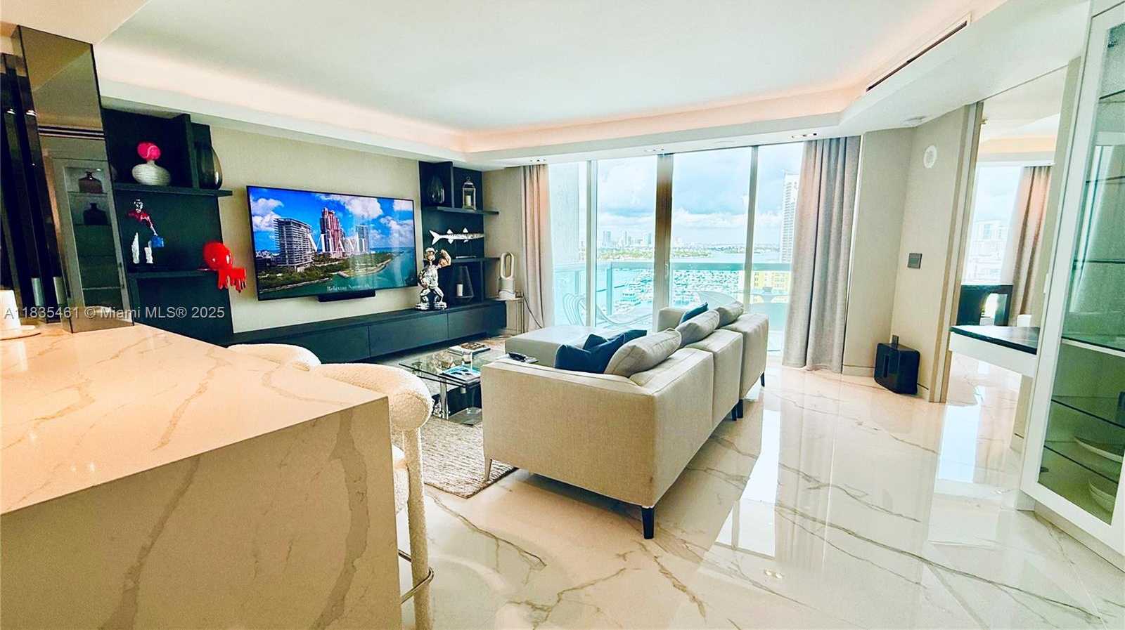Small Image of 1000 SOUTH POINTE DR #1706, Miami Beach Number 4