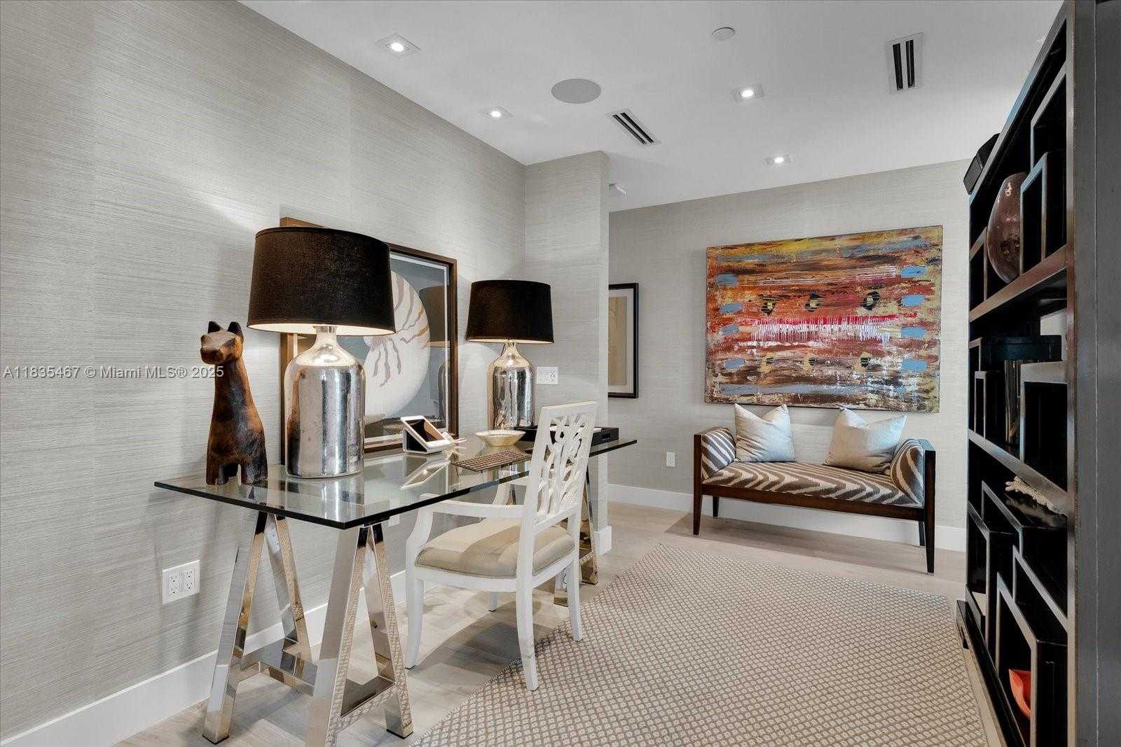 Small Image of 100 SOUTH POINTE DR #1502, Miami Beach Number 18