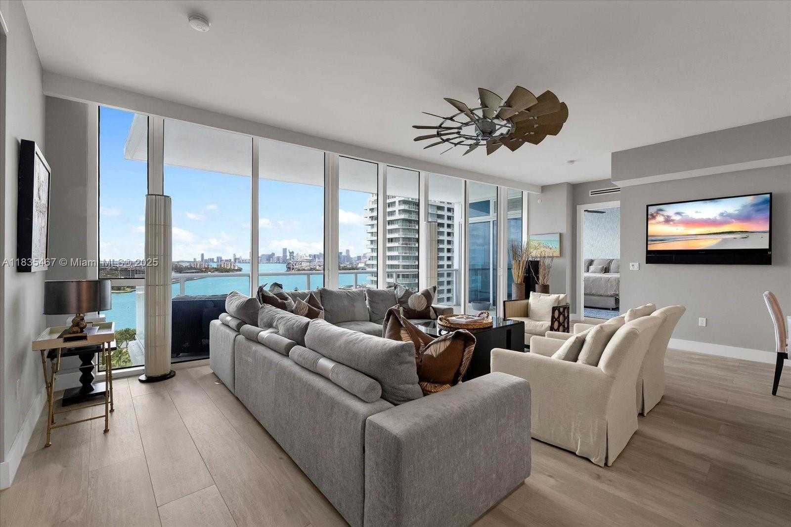 Small Image of 100 SOUTH POINTE DR #1502, Miami Beach Number 2