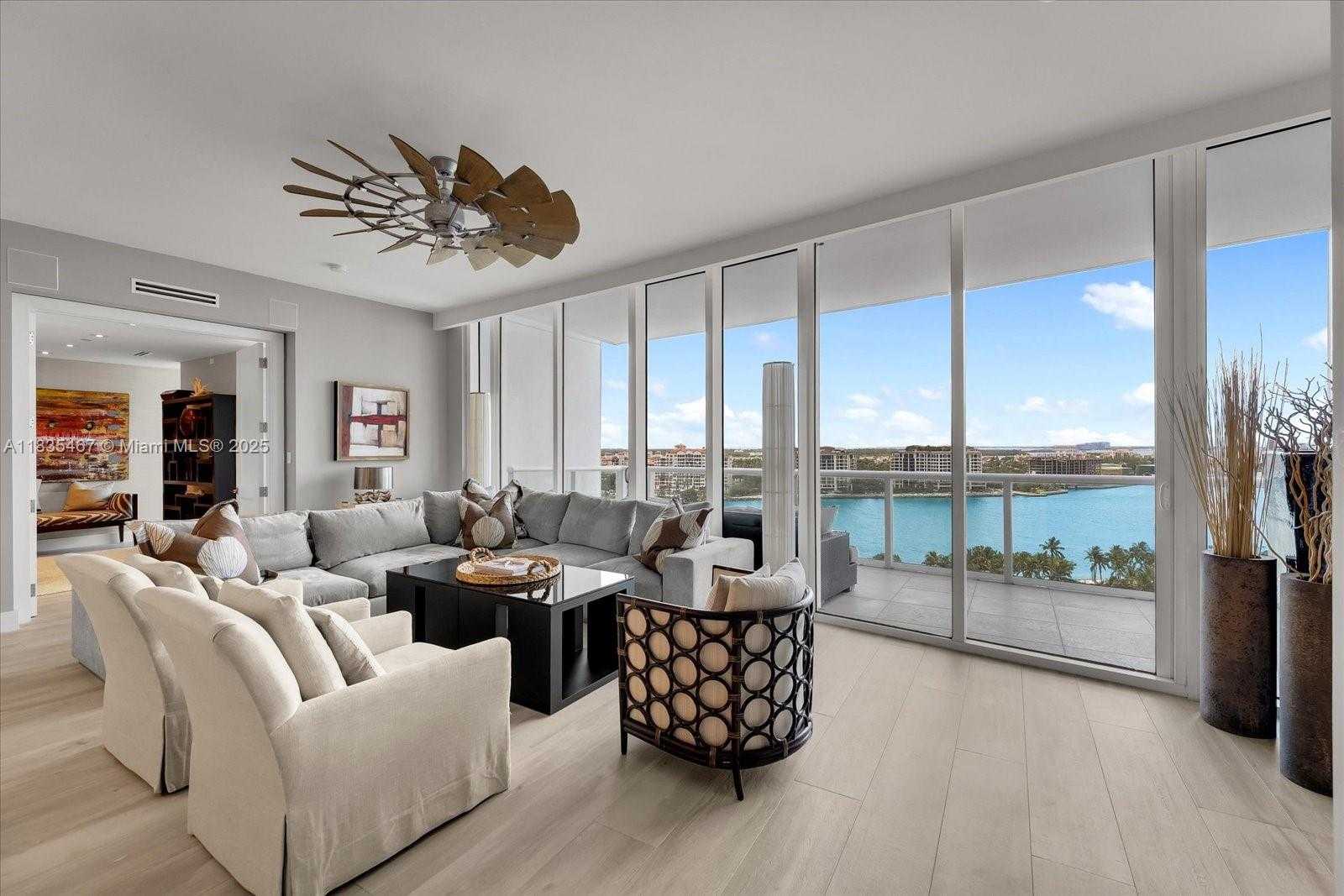 Small Image of 100 SOUTH POINTE DR #1502, Miami Beach Number 3
