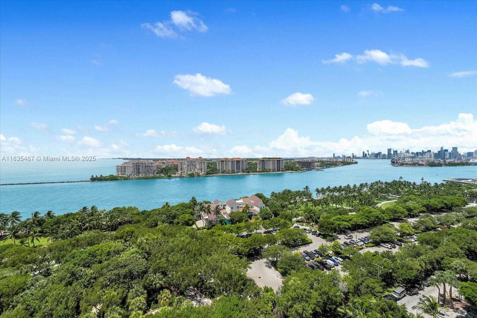Small Image of 100 SOUTH POINTE DR #1502, Miami Beach Number 39