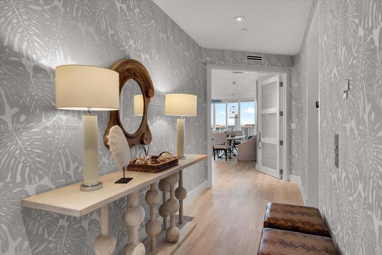 Small Image of 100 SOUTH POINTE DR #1502, Miami Beach Number 6