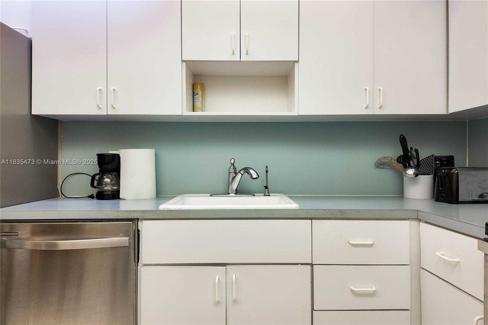 Small Image of 1985 SOUTH OCEAN DR #10D, Hallandale Beach Number 11