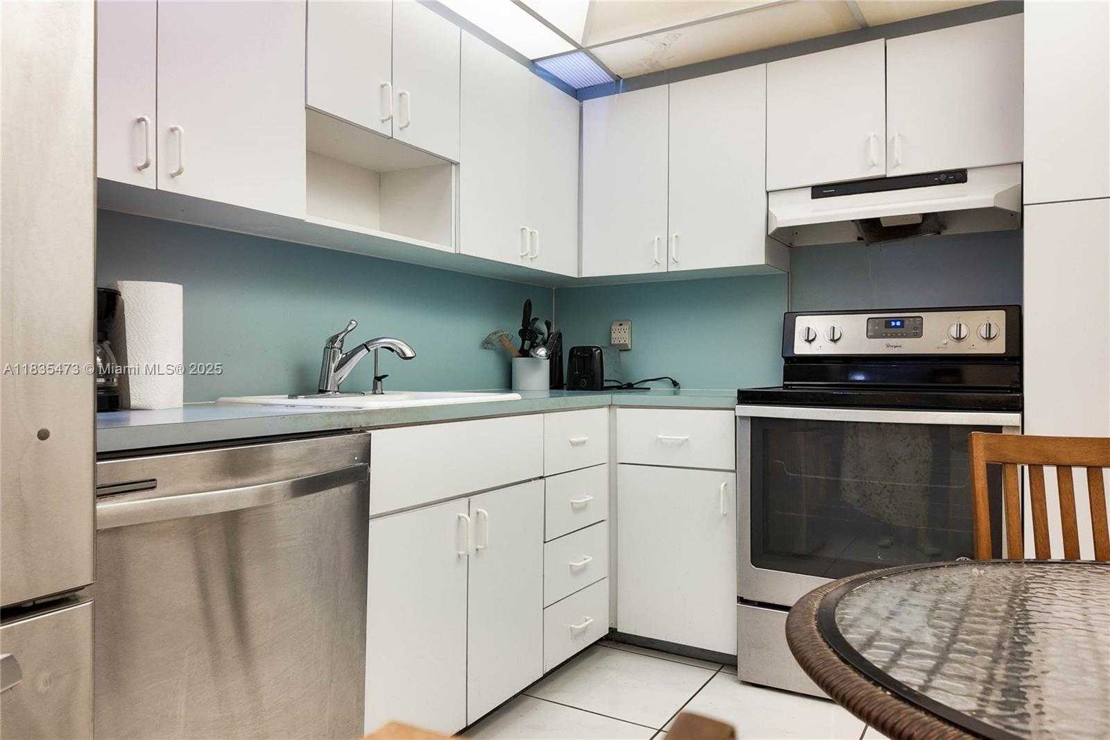 Small Image of 1985 SOUTH OCEAN DR #10D, Hallandale Beach Number 12