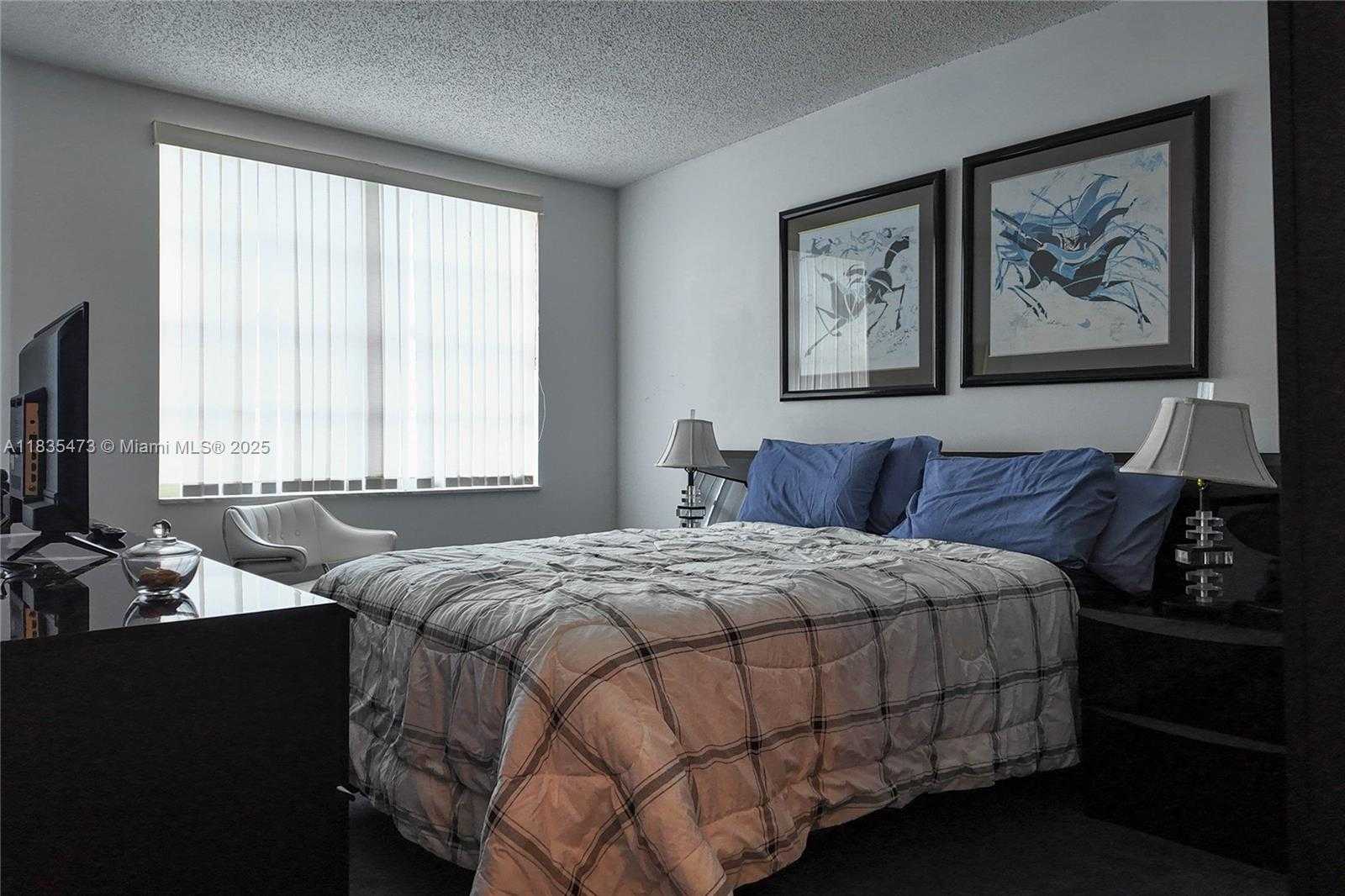 Small Image of 1985 SOUTH OCEAN DR #10D, Hallandale Beach Number 13