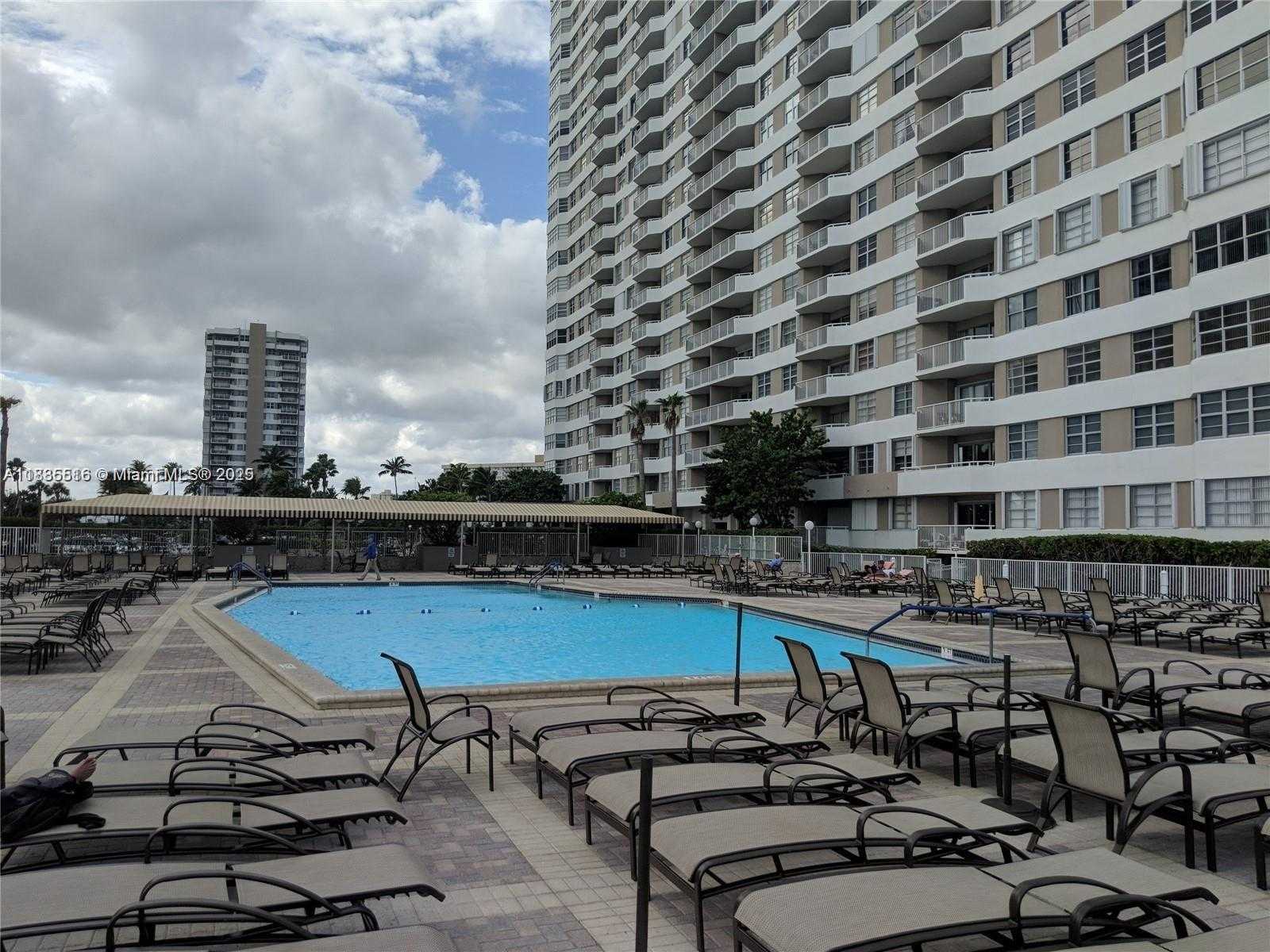 Small Image of 1980 SOUTH OCEAN DR #15C, Hallandale Beach Number 9