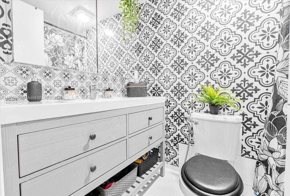 Small Image of 1890 WEST 56TH ST #1411, Hialeah Number 19