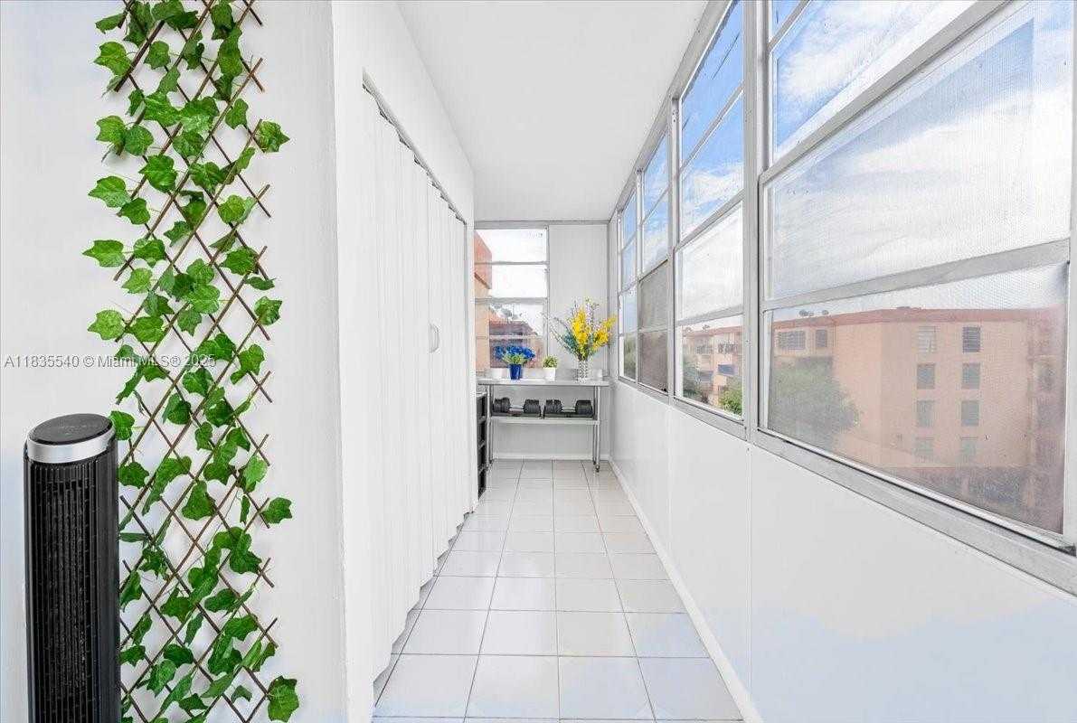 Small Image of 1890 WEST 56TH ST #1411, Hialeah Number 7