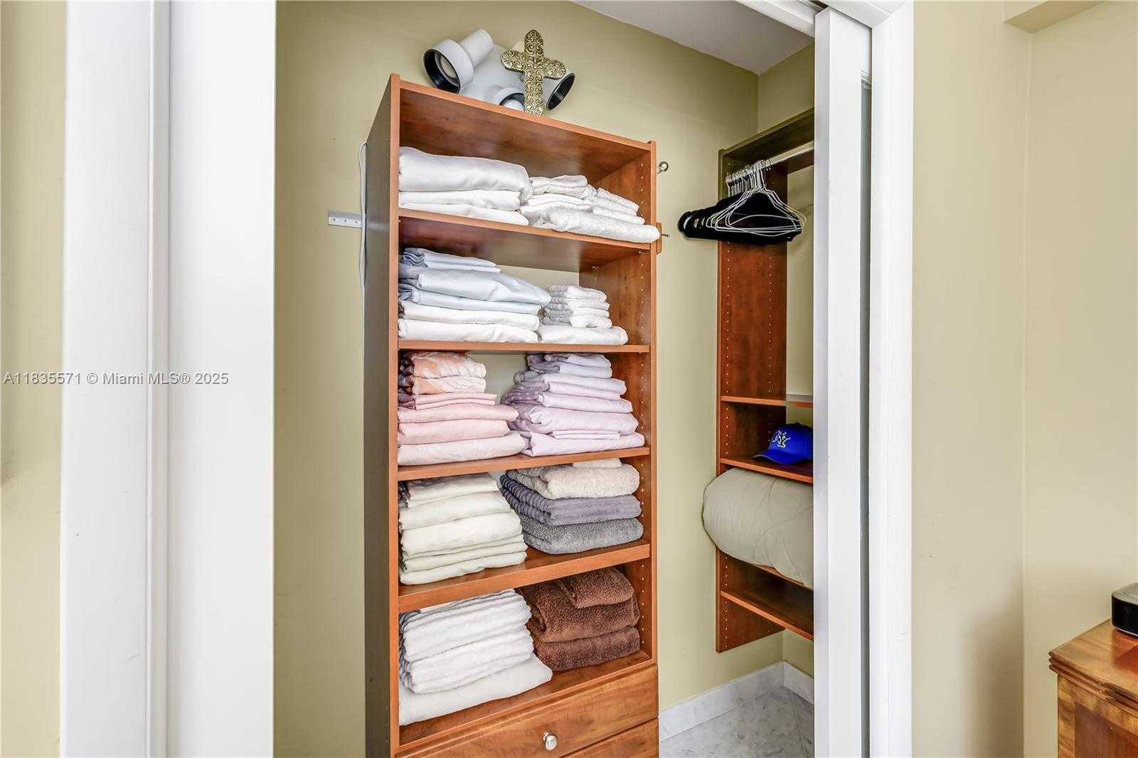 Small Image of 1623 COLLINS AVE #PH1010, Miami Beach Number 36