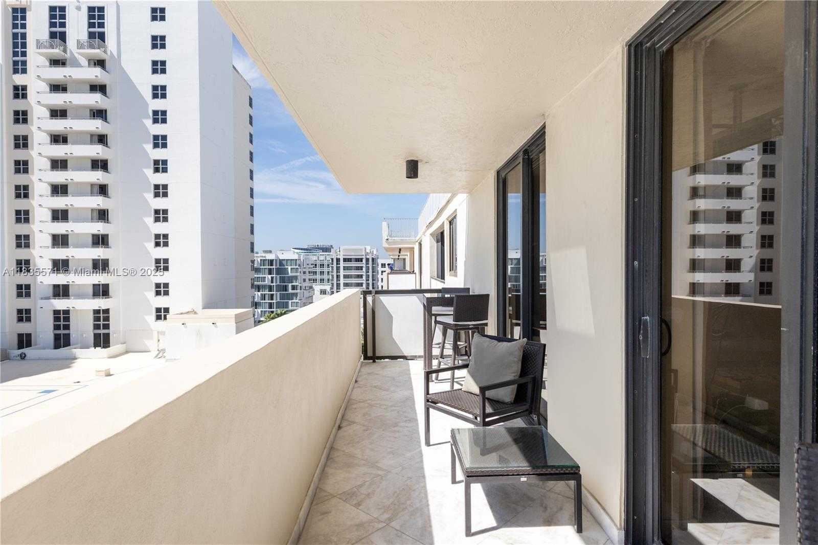 Small Image of 1623 COLLINS AVE #PH1010, Miami Beach Number 4