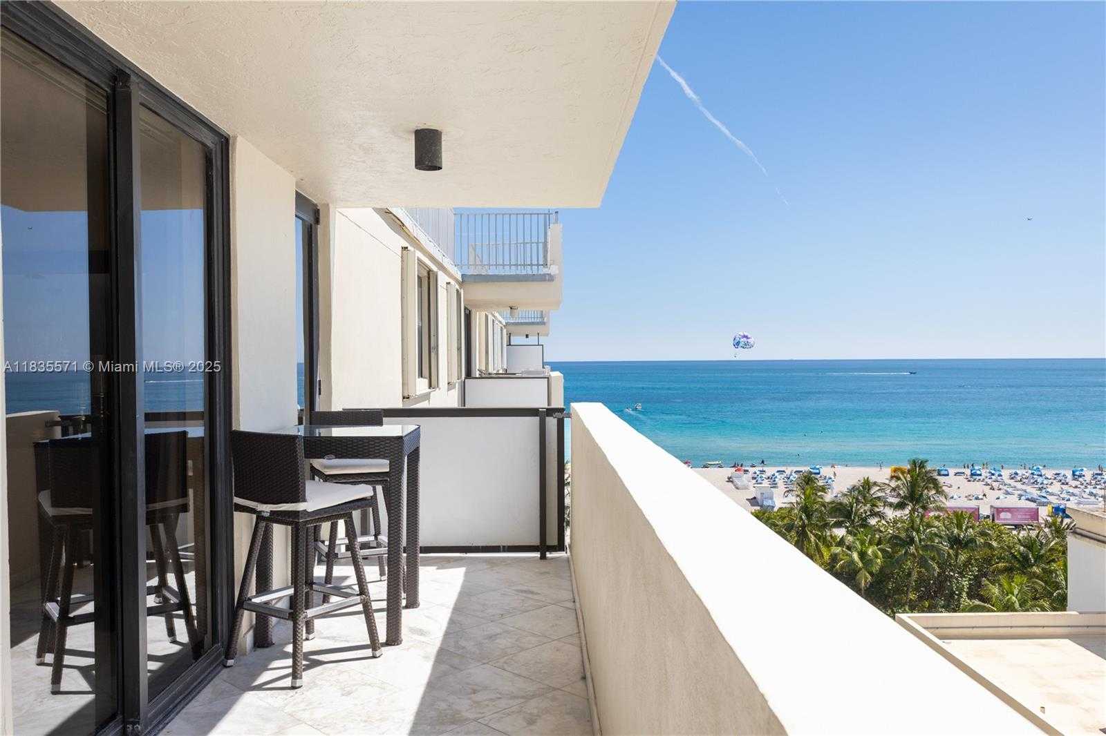 Small Image of 1623 COLLINS AVE #PH1010, Miami Beach Number 8