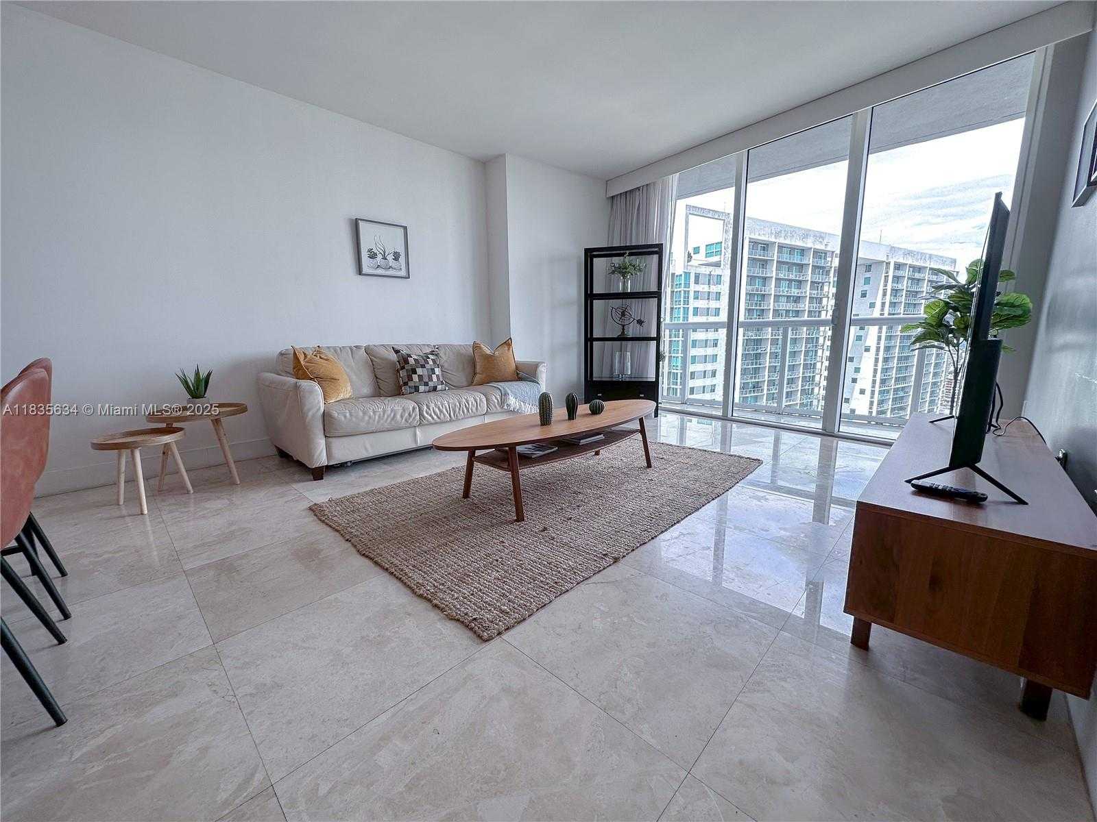Small Image of 485 BRICKELL AVE #3606, Miami Number 2