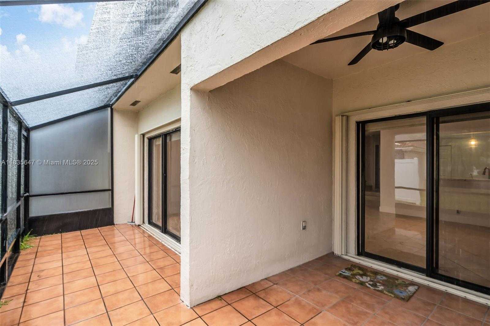 Small Image of 21160 MAINSAIL CIR #H12, Aventura Number 27