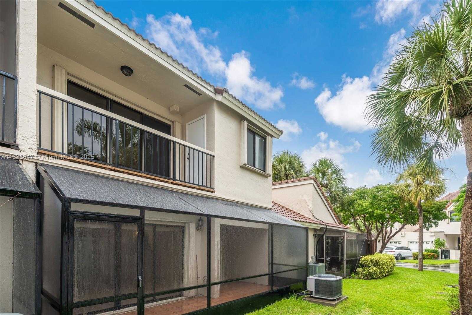 Small Image of 21160 MAINSAIL CIR #H12, Aventura Number 28